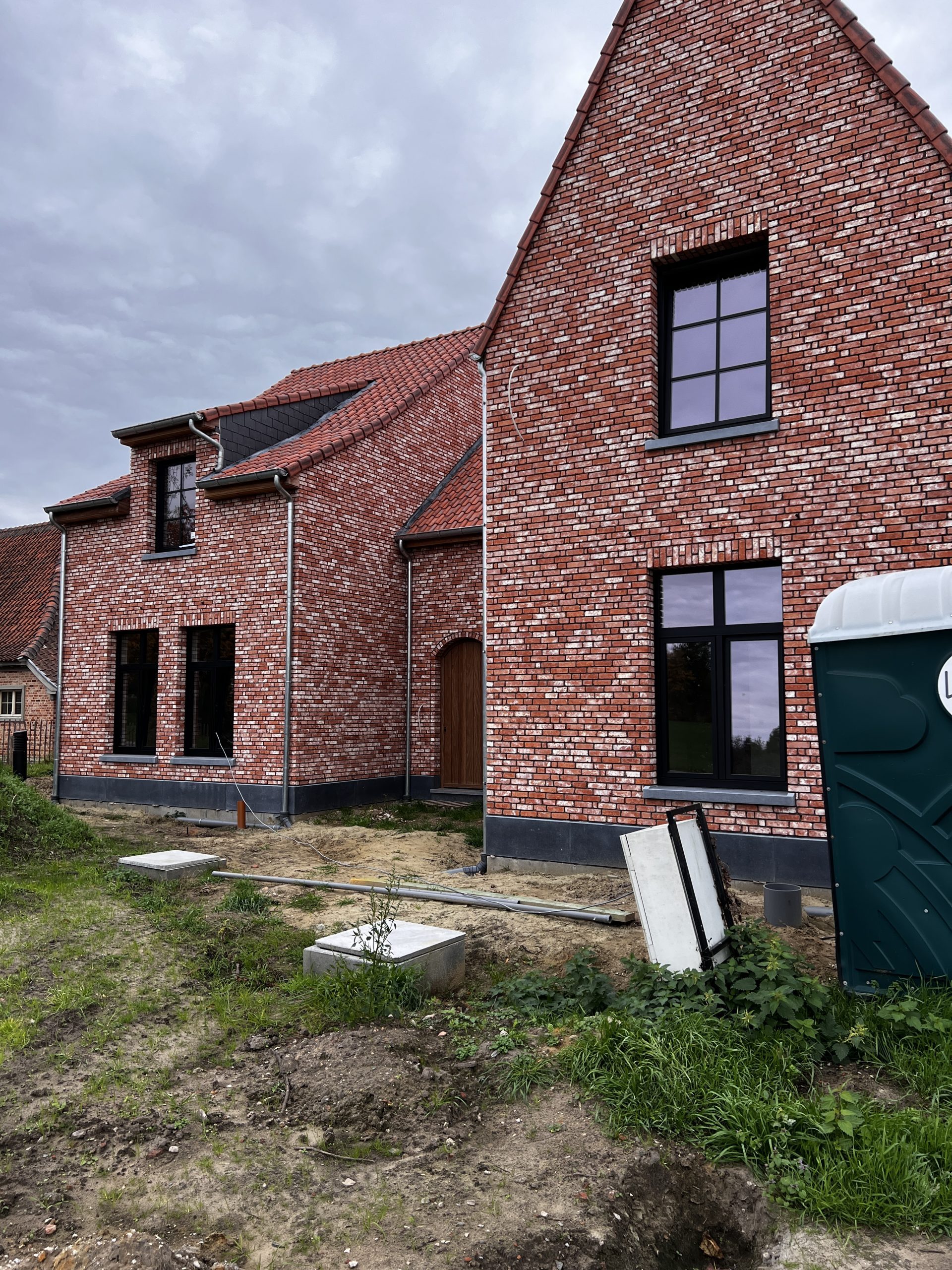 De nieuwbouwwoning in Putte bij de start van de bouwdroging