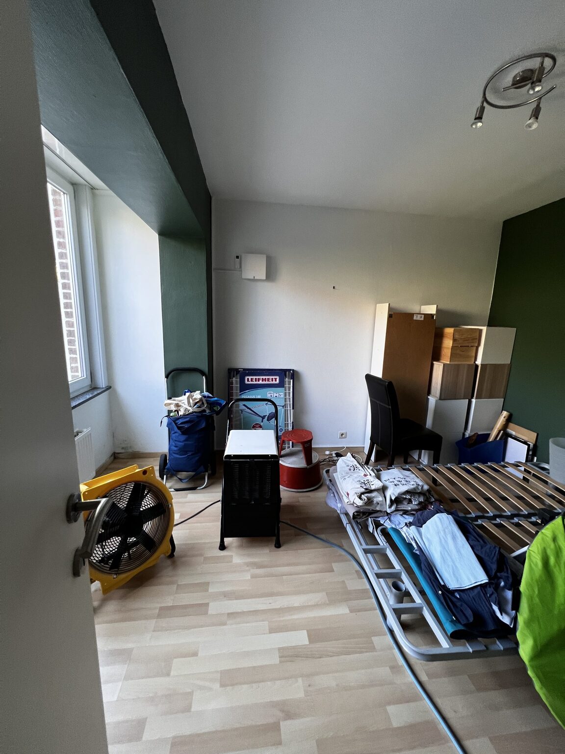 Vochtmeting van muren en vloer in de berging