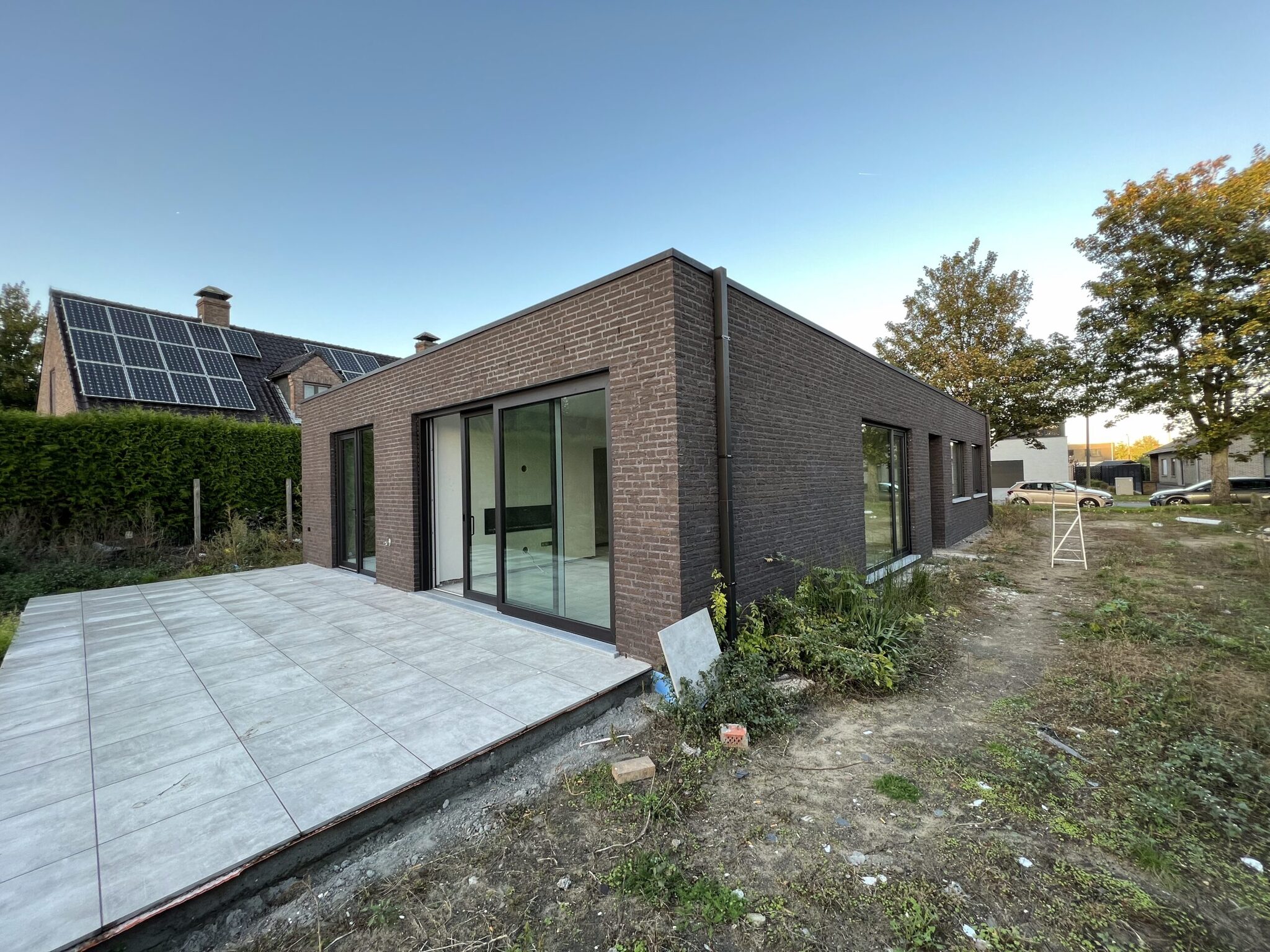 Mnr. N.V. –  Oostende