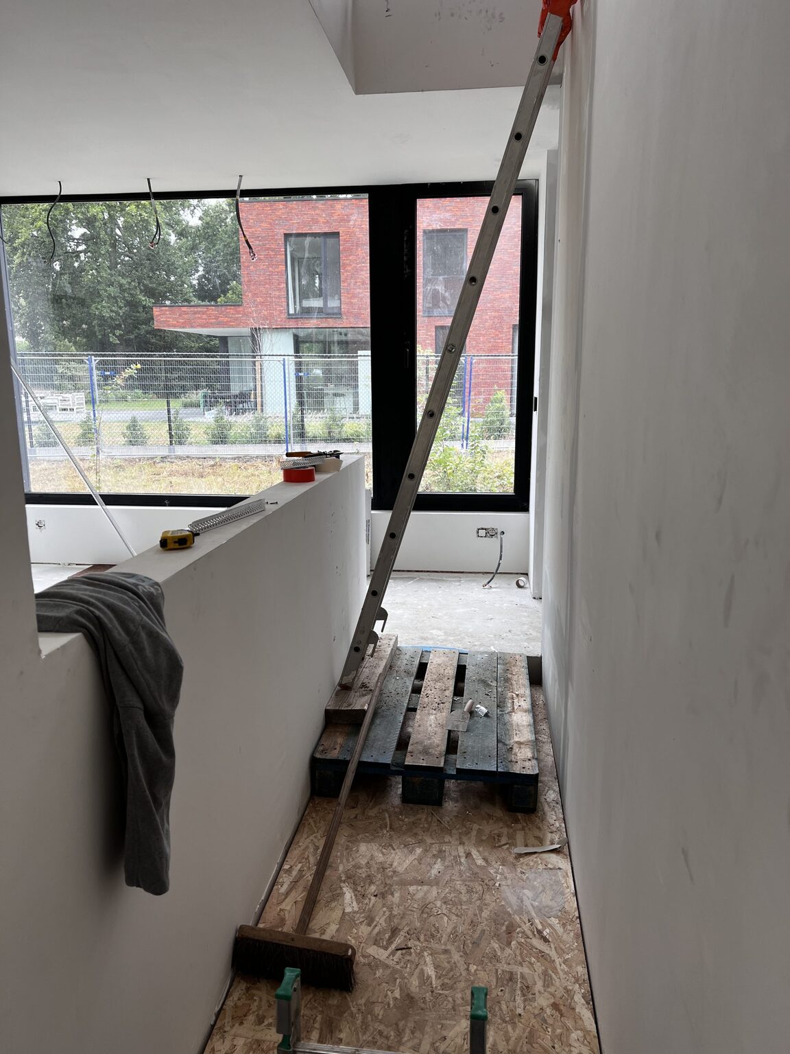 Vochtmeting van het pleisterwerk in de villa