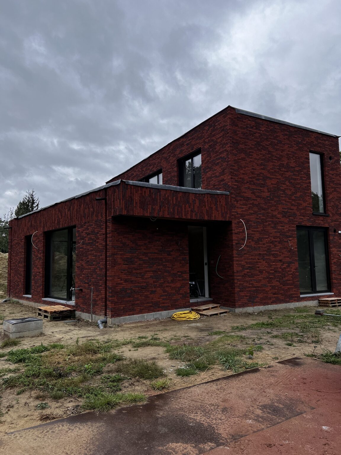 Bouwdroger opgesteld in de leefruimte van de villa